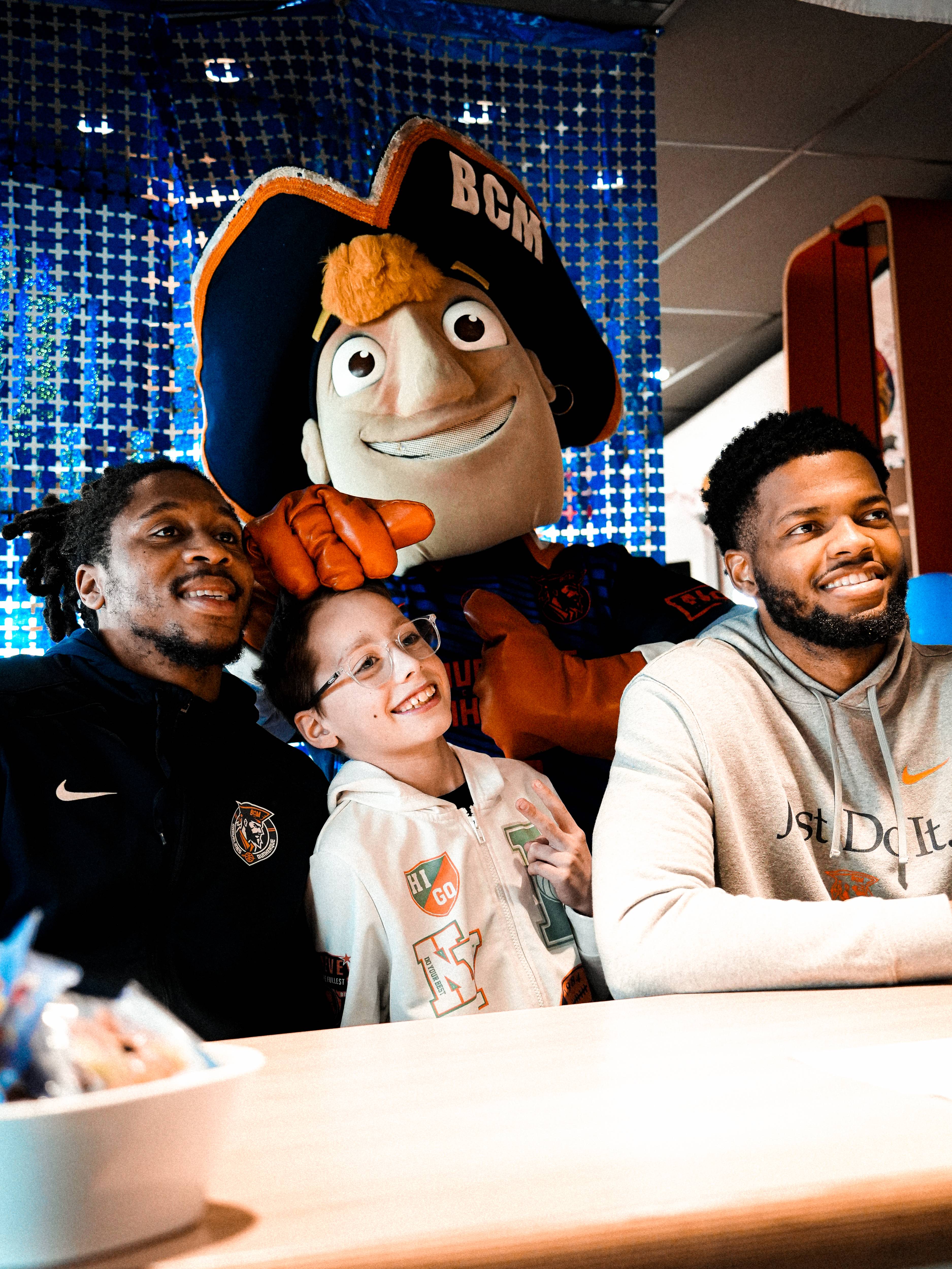 BCM • Un beau moment de partage au McDonald's de Grand-Fort-Philipp